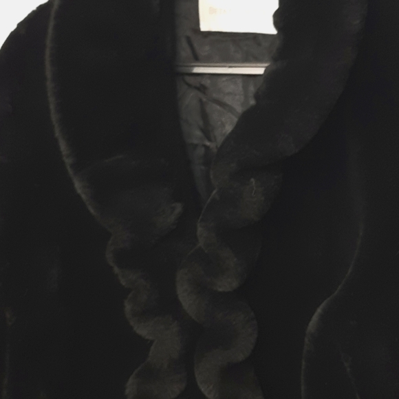 Fur coat - Picture 1 of 1